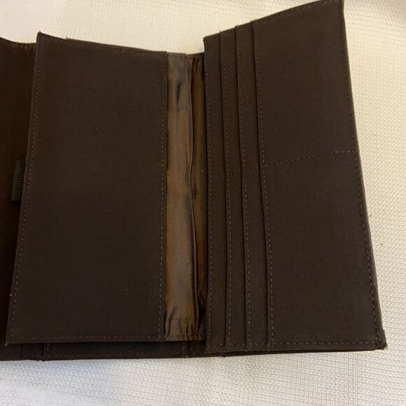 New Tommy brown wallet with check book cover 7”x4” - Picture 4 of 6